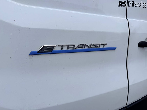 Ford E-Transit 350 L4 Van 12 of 30