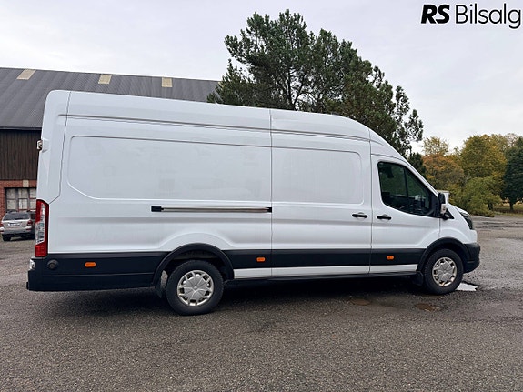 Ford E-Transit 350 L4 Van 6 of 30