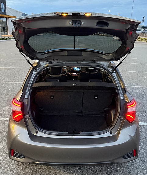 Toyota Yaris 16 of 19