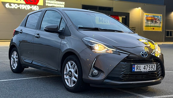 Toyota Yaris 6 of 19