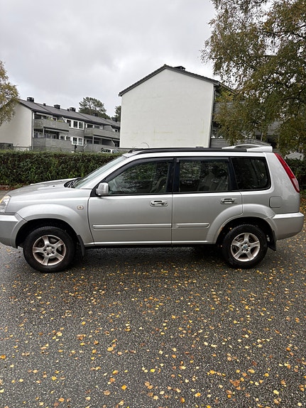 Nissan X-Trail 2 of 17