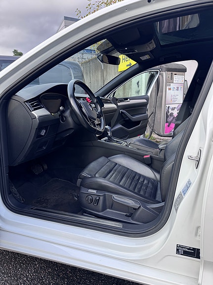 Volkswagen Passat 20 of 30