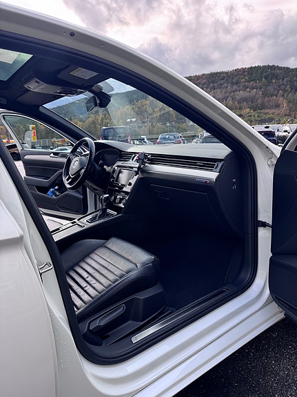 Volkswagen Passat 15 of 30