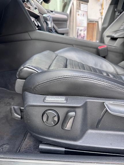 Volkswagen Passat 23 of 30