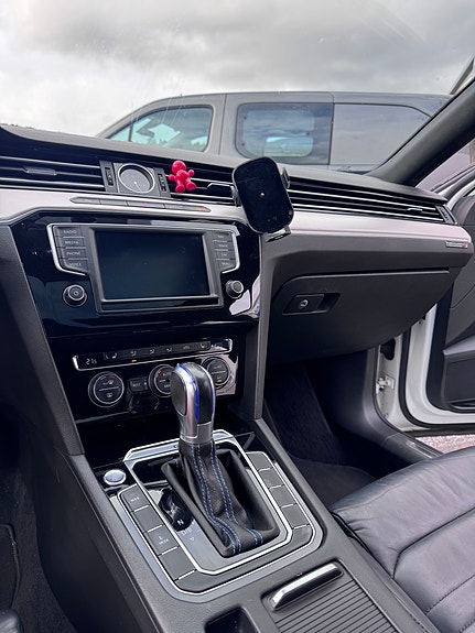 Volkswagen Passat 25 of 30