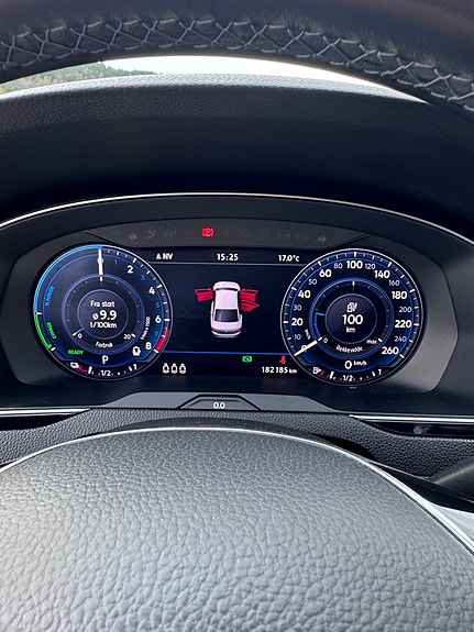 Volkswagen Passat 22 of 30