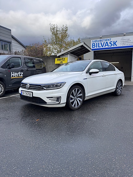 Volkswagen Passat 9 of 30