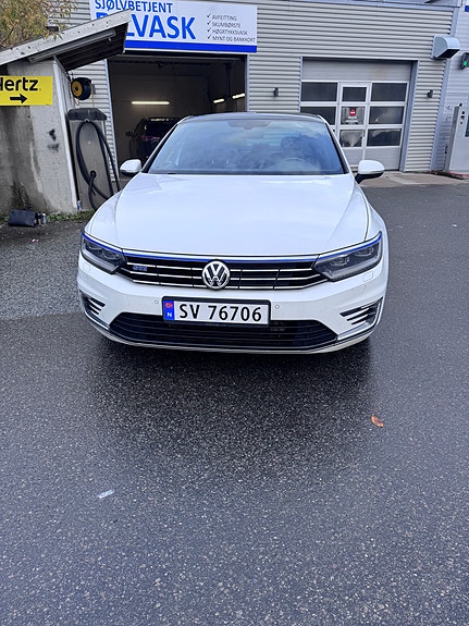 Volkswagen Passat 6 of 30