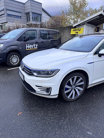 Volkswagen Passat 5 of 30