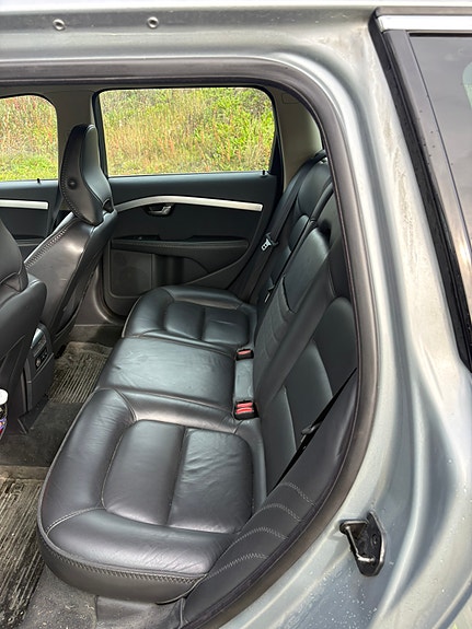 Volvo V70 11 of 14