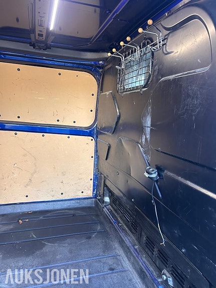 Ford Transit Custom 17 of 18