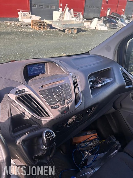 Ford Transit Custom 13 of 18