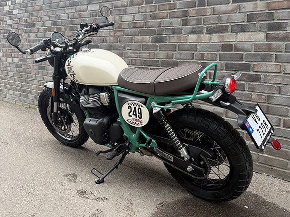 Royal Enfield Bear 650 9 of 12