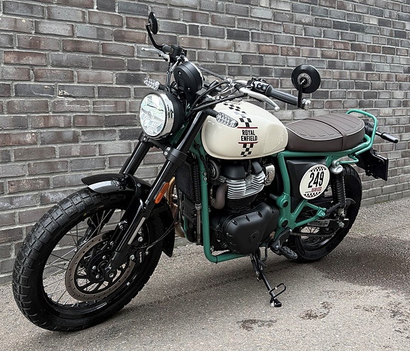 Royal Enfield Bear 650 8 of 12