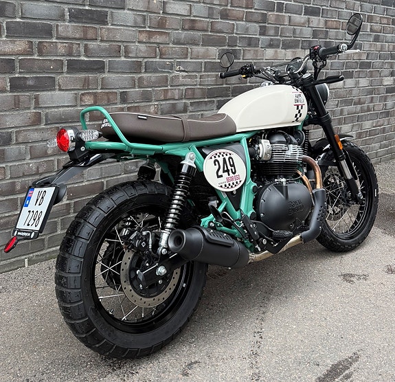 Royal Enfield Bear 650 2 of 12