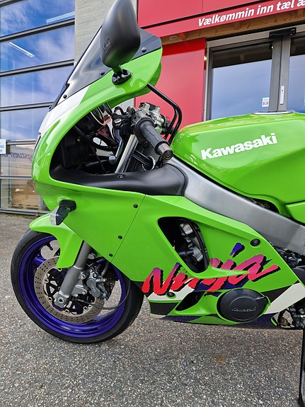 Kawasaki Ninja ZX-6R 7 of 9