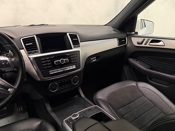 Mercedes-Benz ML250 17 of 30