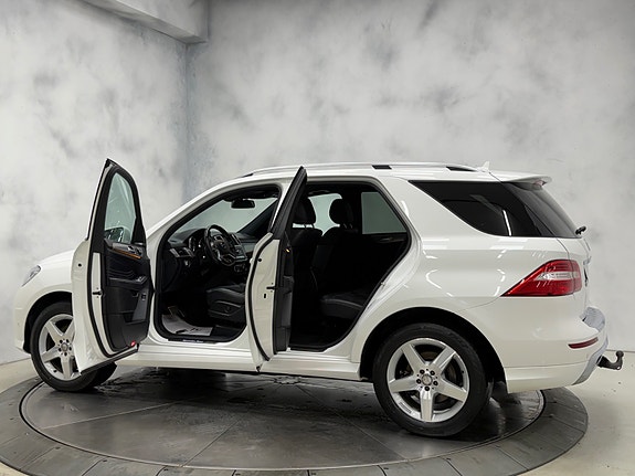 Mercedes-Benz ML250 14 of 30
