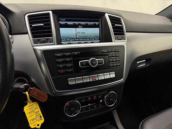 Mercedes-Benz ML250 30 of 30