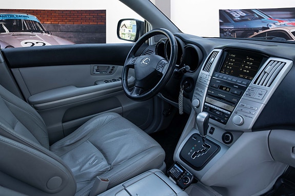 Lexus RX400h 12 of 27