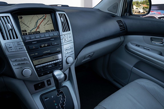 Lexus RX400h 18 of 27