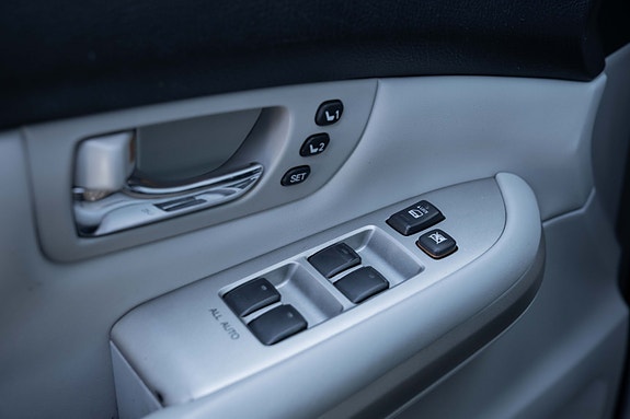 Lexus RX400h 11 of 27