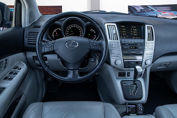 Lexus RX400h 15 of 27