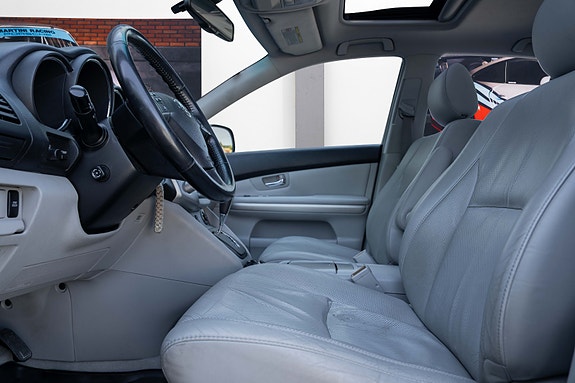 Lexus RX400h 9 of 27