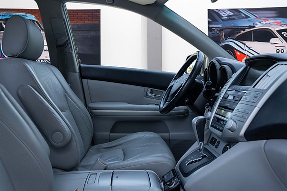 Lexus RX400h 13 of 27