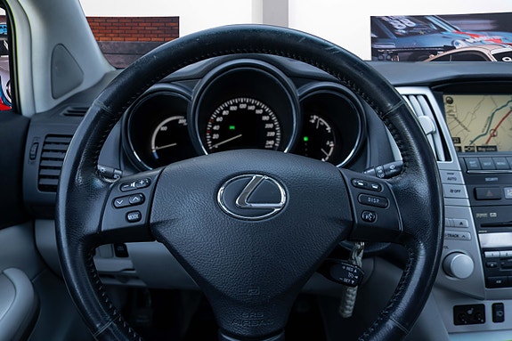 Lexus RX400h 16 of 27