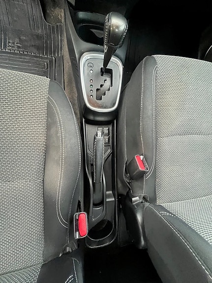 Toyota Yaris 14 of 18