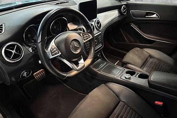 Mercedes-Benz CLA180 13 of 26
