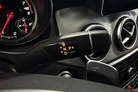 Mercedes-Benz CLA180 19 of 26