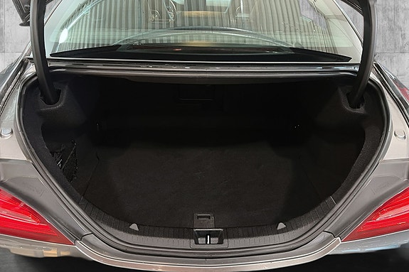 Mercedes-Benz CLA180 10 of 26