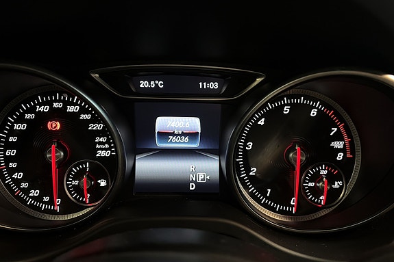 Mercedes-Benz CLA180 16 of 26