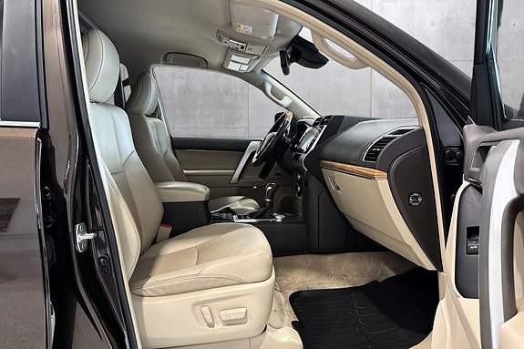 Toyota Land Cruiser 19 of 25