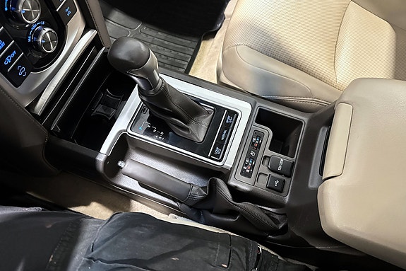 Toyota Land Cruiser 21 of 25