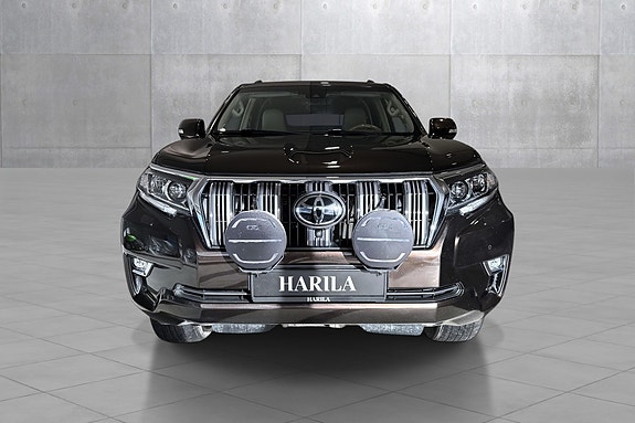 Toyota Land Cruiser 2 of 25