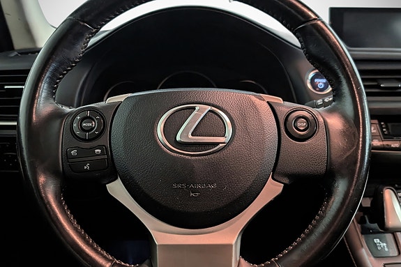 Lexus CT200h 14 of 23
