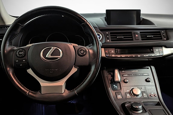 Lexus CT200h 13 of 23
