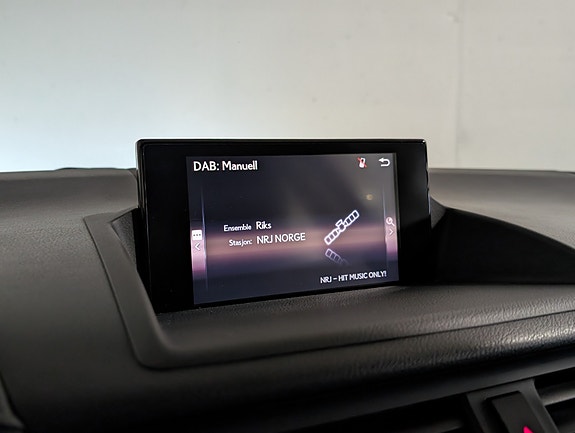 Lexus CT200h 17 of 23