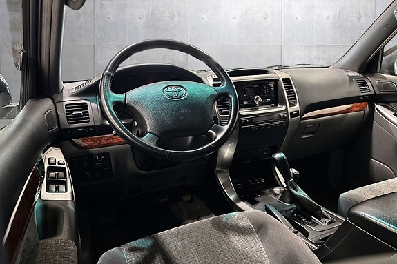 Toyota Land Cruiser 10 of 20