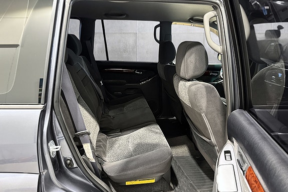 Toyota Land Cruiser 17 of 20