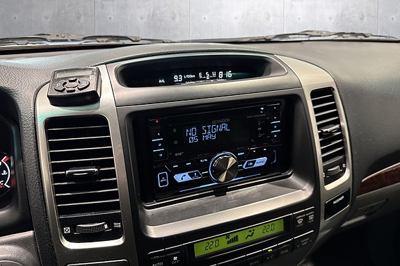 Toyota Land Cruiser 13 of 20