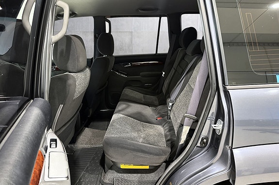 Toyota Land Cruiser 16 of 20