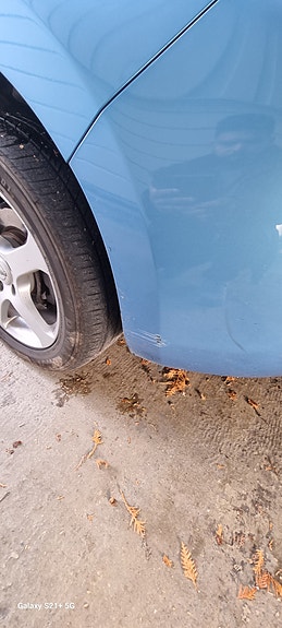 Nissan Leaf 5 of 9