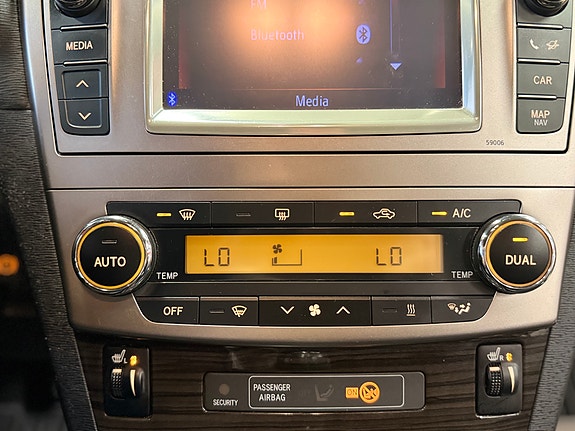 Toyota Avensis 18 of 30