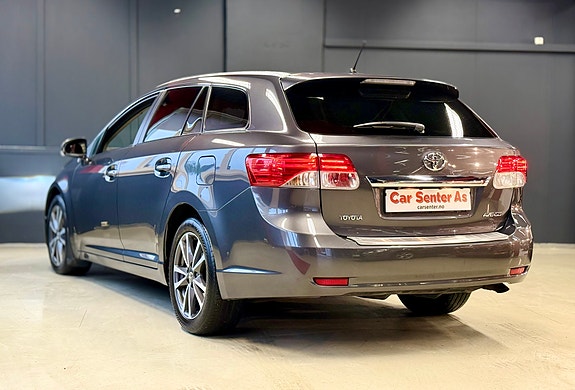 Toyota Avensis 6 of 30