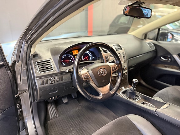 Toyota Avensis 29 of 30