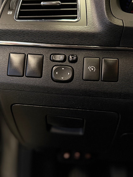 Toyota Avensis 24 of 30